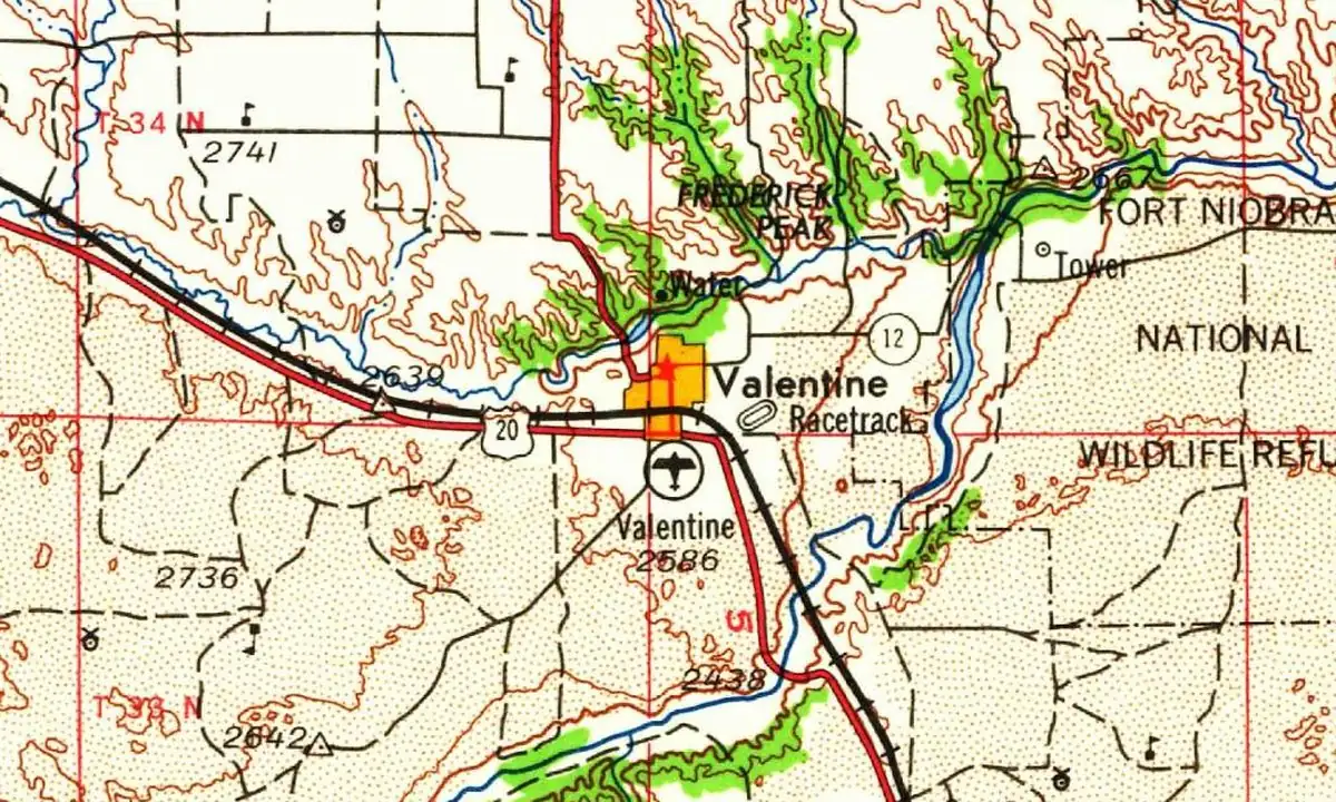 Detail of a 1957 U.S. Geological Survey map showing Valentine on U.S. 20 and the railroad, with the Niobrara River and Fort Niobrara National Wildlife Refuge to the east