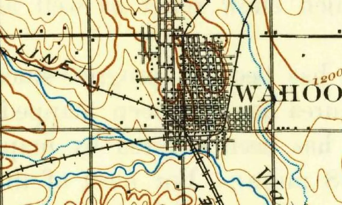 Detail of an 1899 U.S. Geological Survey map showing the street grid of Wahoo, with railroad lines crossing near town and Wahoo Creek winding past to the southwest