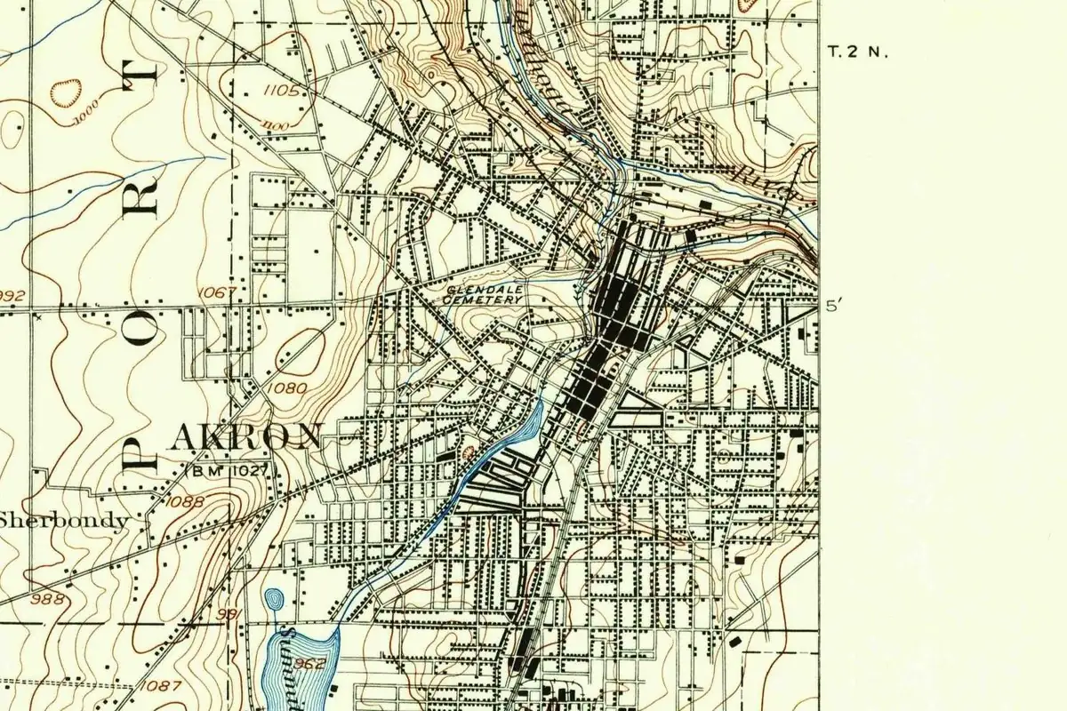 Detail of a 1903 U.S. Geological Survey map showing AKRON beside a dense street grid, with Glendale Cemetery, a river valley across the top and, at lower left, the north end of Summit Lake