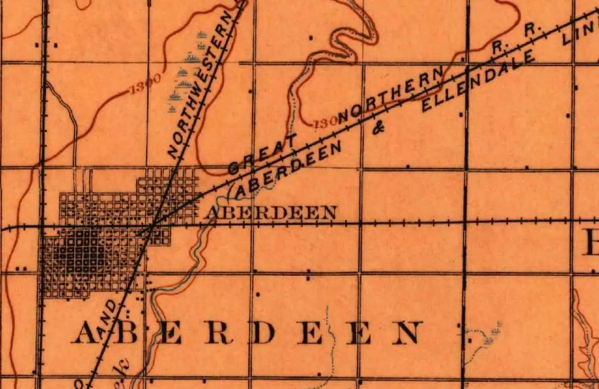 Detail of an 1895 U.S. Geological Survey map showing the grid of Aberdeen with several railroad lines crossing at the town