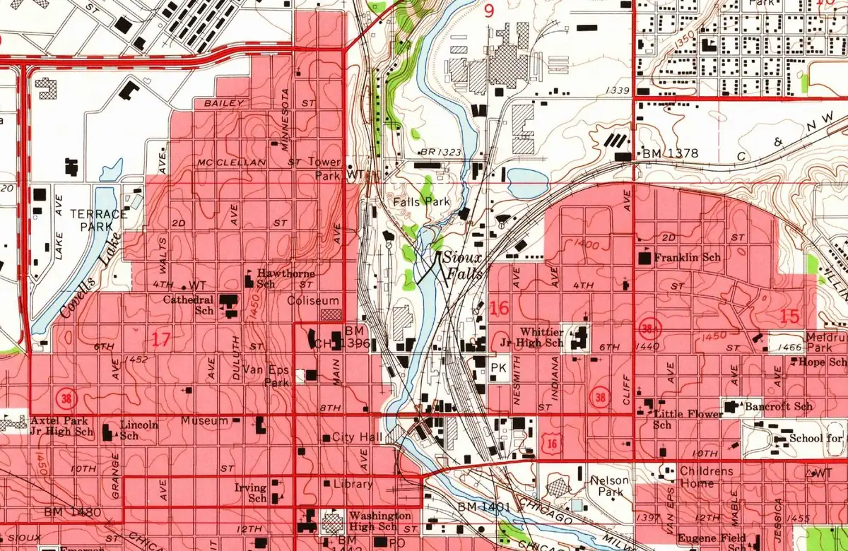 Detail of a 1962 U.S. Geological Survey map of downtown Sioux Falls, with the Big Sioux River bending through the city and the falls marked next to Falls Park
